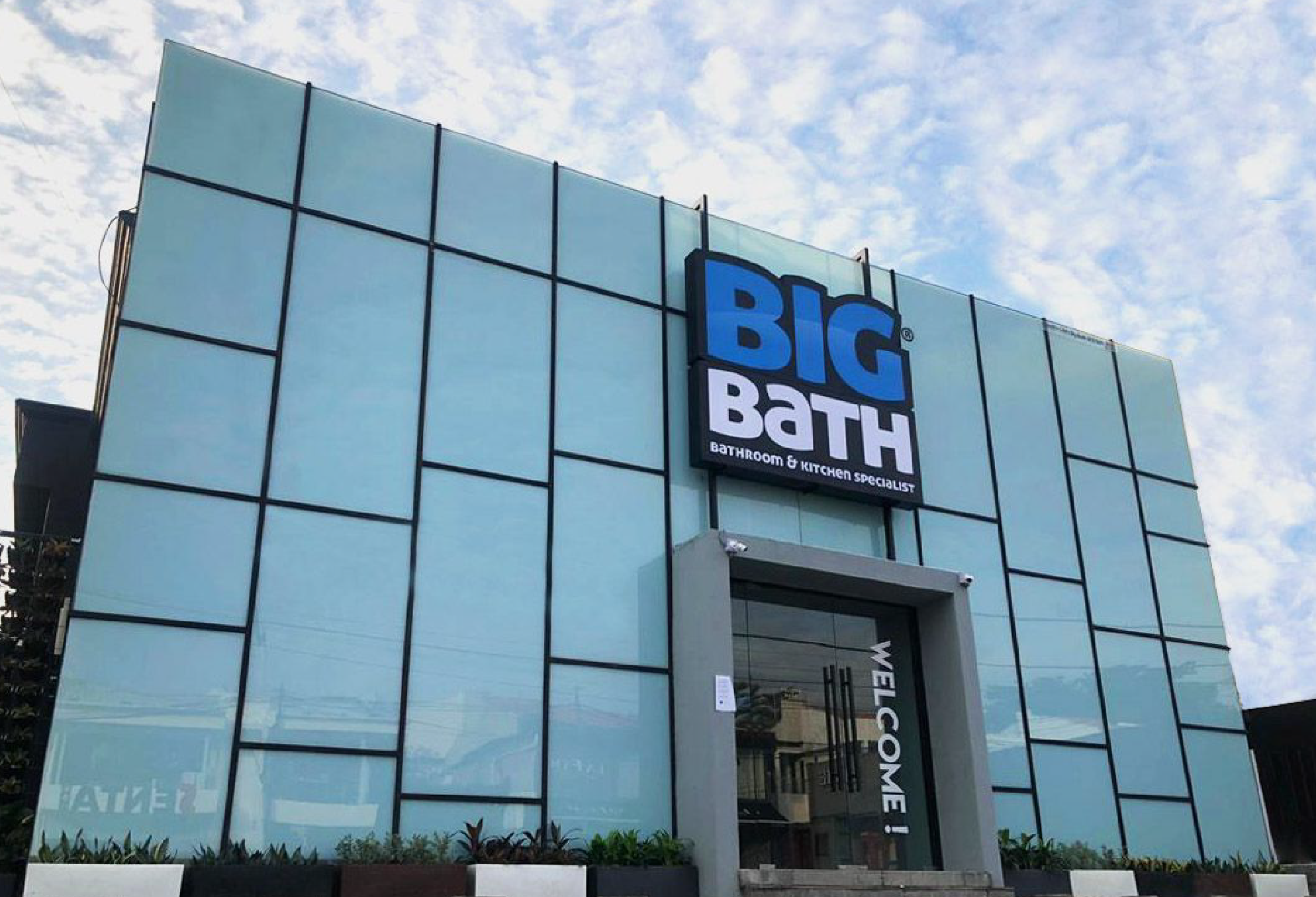 Business As Usual Here At Big Bath During FMCO || FMCO期间照常营业 . Big Bat ...