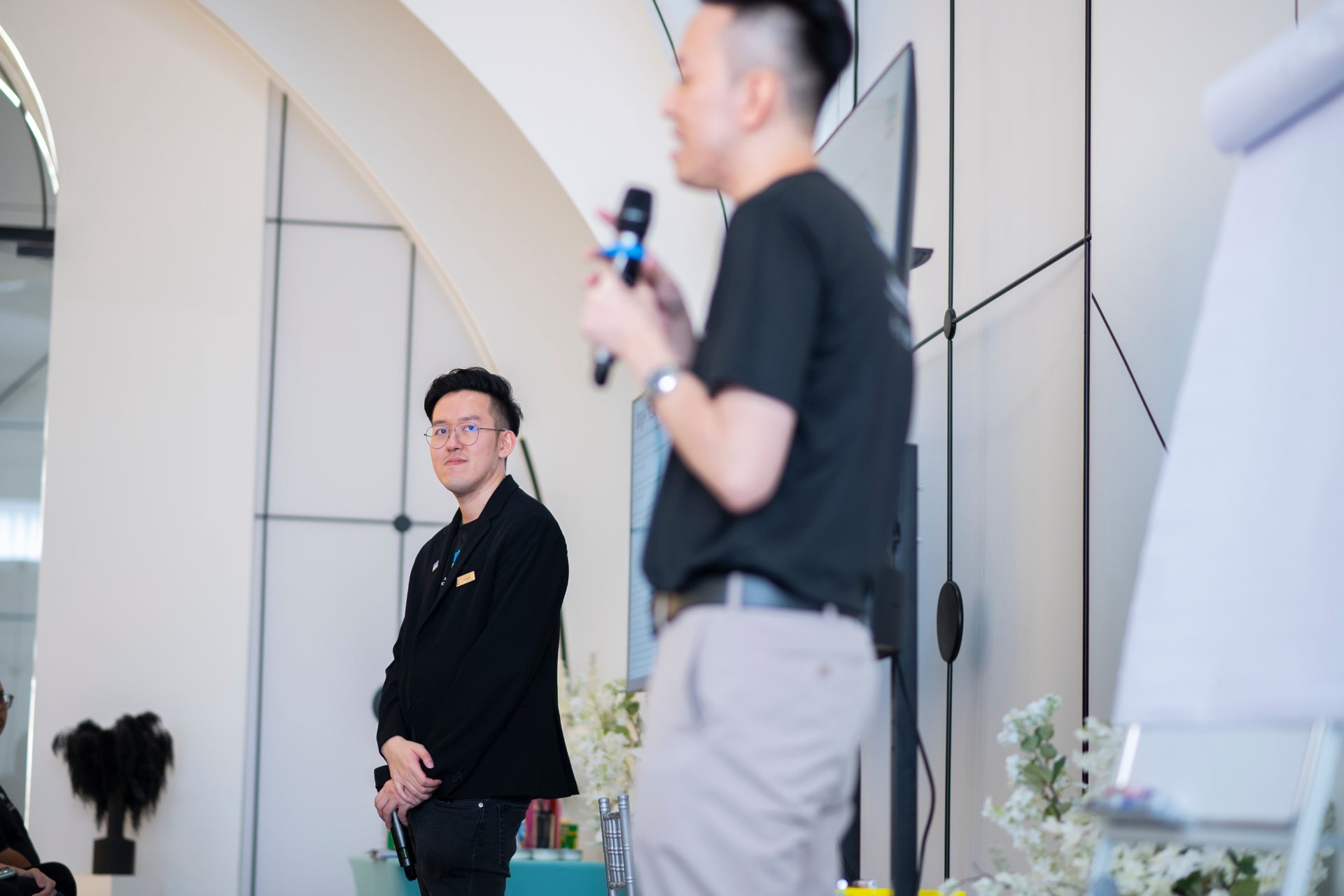 Leadership mentorship at workshop