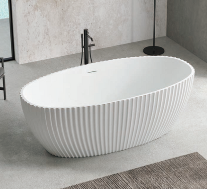 Free Standing Bathtub c/w Waste - White
