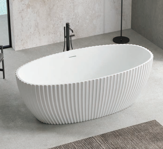 Free Standing Bathtub c/w Waste - White